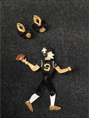 Drew Brees Vintage Football Player Pin Set in Black, Gold, White